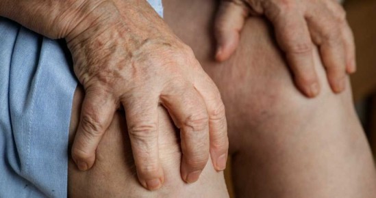 Как избавиться от мочевой кислоты: простые шаги для здоровья суставов