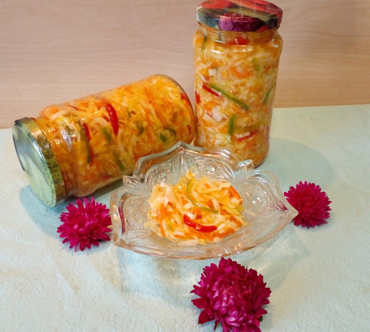 Приготовьте быстрый и вкусный салат из капусты на зиму