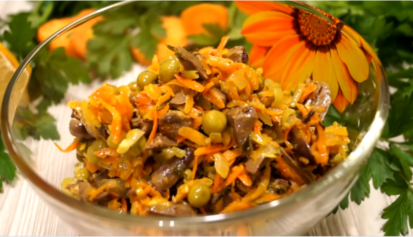 Салат, скромно ждущий своего звездного часа на вашем столе