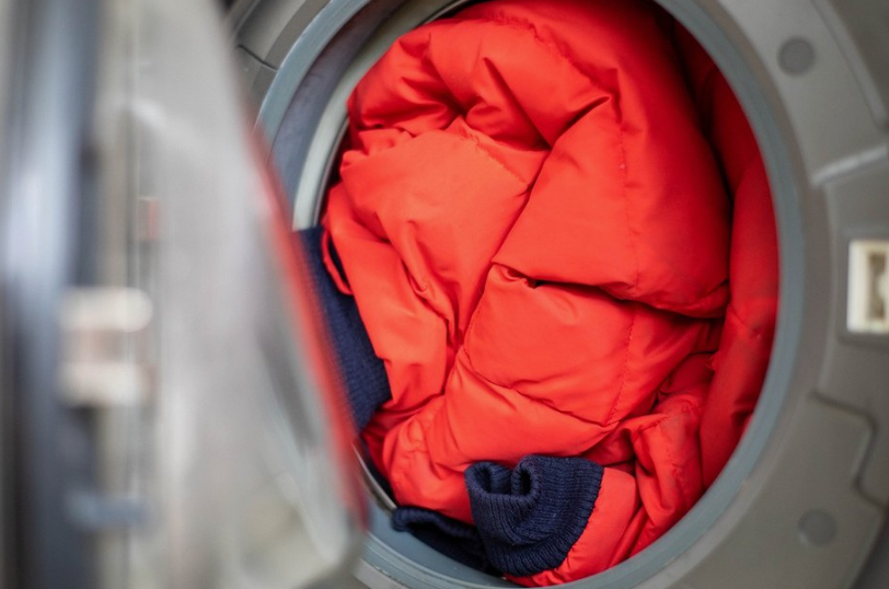 Как правильно стирать куртку: советы для идеального результата