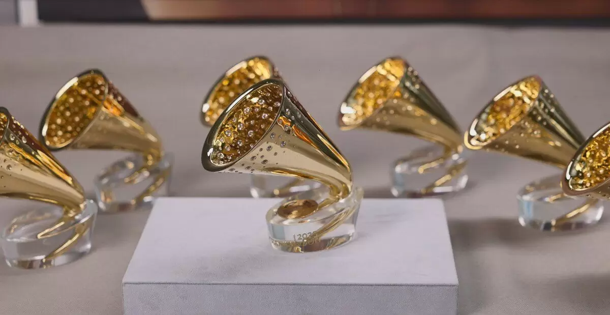 Статуэтка музыкального достижения: юбилейный «Золотой граммофон» из золота