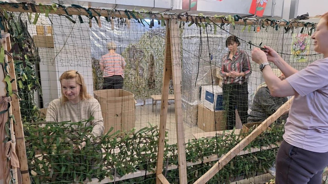 Норильские волонтеры собрали для бойцов СВО маскировочные сети, медикаменты и снаряжение Норильские волонтеры собрали для бойцов СВО маскировочные сети, медикаменты и снаряжение