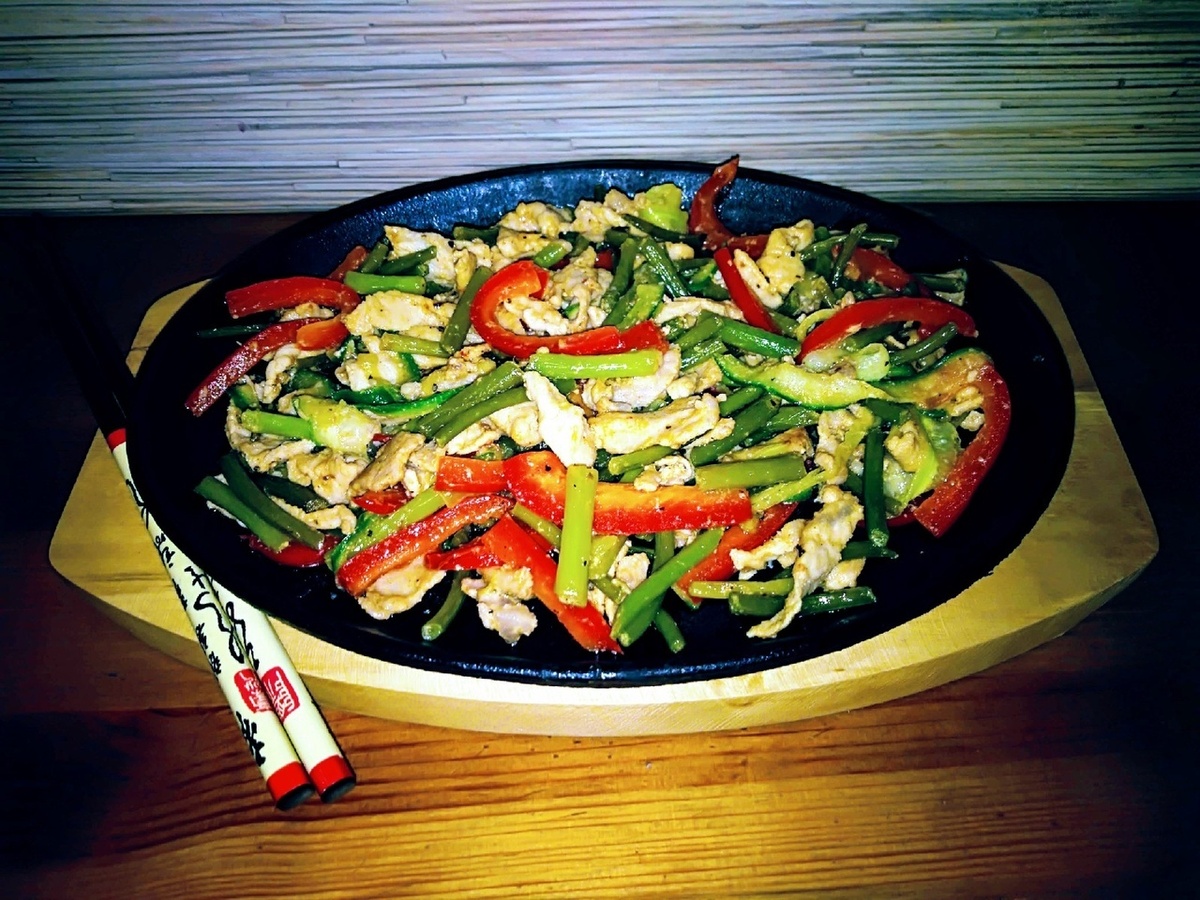 Шкворчащая сковородка: вкусный рецепт с русским акцентом