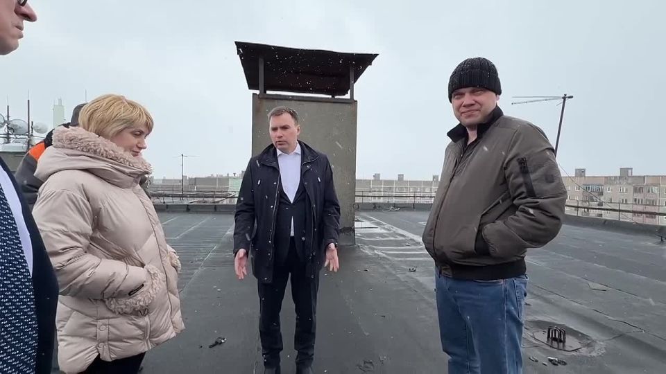 Сразу после прямой линии Губернатора Красноярского края Михаила Котюкова с коллегами и представителями управляющей компании выехали на Югославскую, 46. Обещал подключиться лично - выполняю