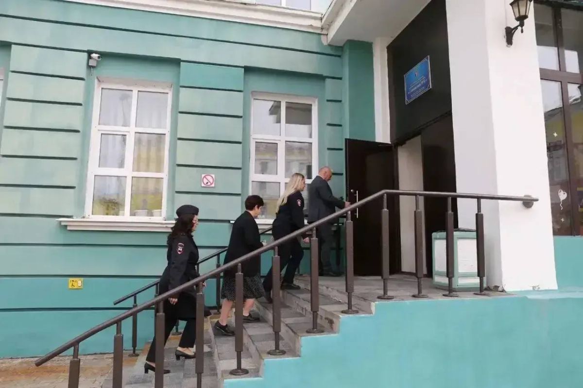 Дмитрий Карасёв: Безопасность юных норильчан — главный приоритет при подготовке детских садов и школ к новому учебному году Дмитрий Карасёв: Безопасность юных норильчан — главный приоритет при подготовке детских садов и школ к новому учебному году