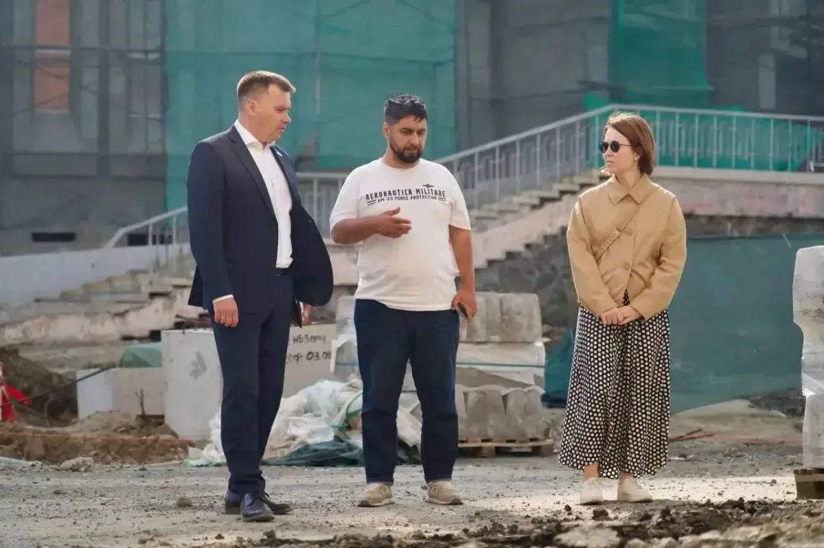 Дмитрий Карасёв: Театральная площадь преображается на глазах Дмитрий Карасёв: Театральная площадь преображается на глазах