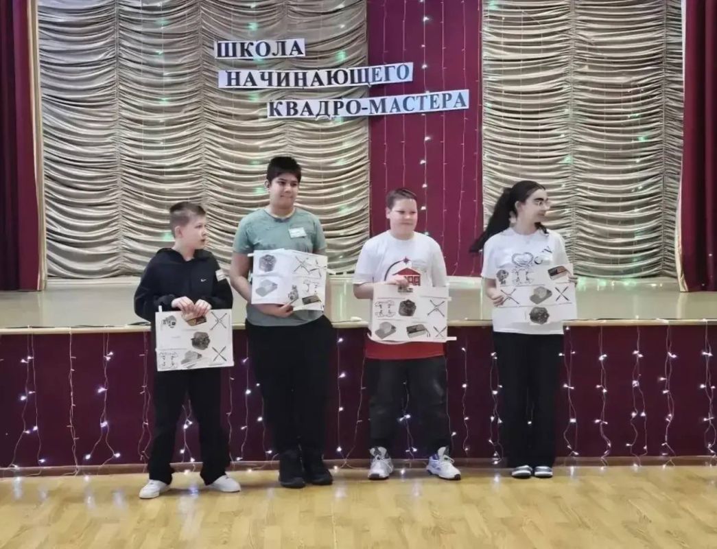 Дмитрий Карасёв: Полностью разделяю подход Губернатора края к развитию школьного образования: школа должна помочь каждому ребёнку понять, кем он хочет стать Дмитрий Карасёв: Полностью разделяю подход Губернатора края к развитию школьного образования: школа должна помочь каждому ребёнку понять, кем он хочет стать