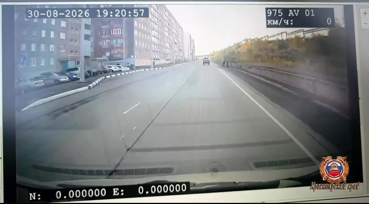 В Норильске девочка выбежала на дорогу перед машиной и попала в реанимацию