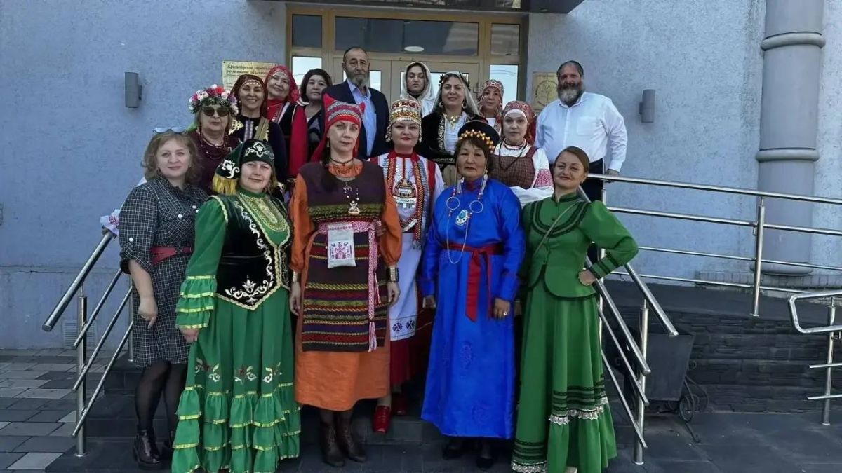 Дмитрий Карасёв: В Год единства народов России Администрация города Норильска организовала рабочую поездку руководителей национальнокультурных объединений нашего города в Красноярск Дмитрий Карасёв: В Год единства народов России Администрация города Норильска организовала рабочую поездку руководителей национальнокультурных объединений нашего города в Красноярск
