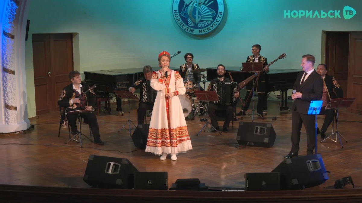 На юбилейной "Северной ягоде" выступили участники ансамбля "Вольница"