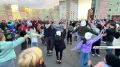 В Норильске педагоги-хореографы вышли во двор и станцевали с детворой