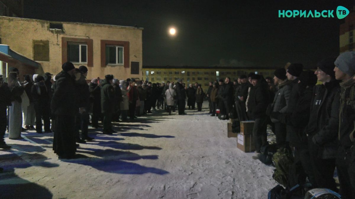 Впереди год службы, новые товарищи и армейские испытания Впереди год службы, новые товарищи и армейские испытания