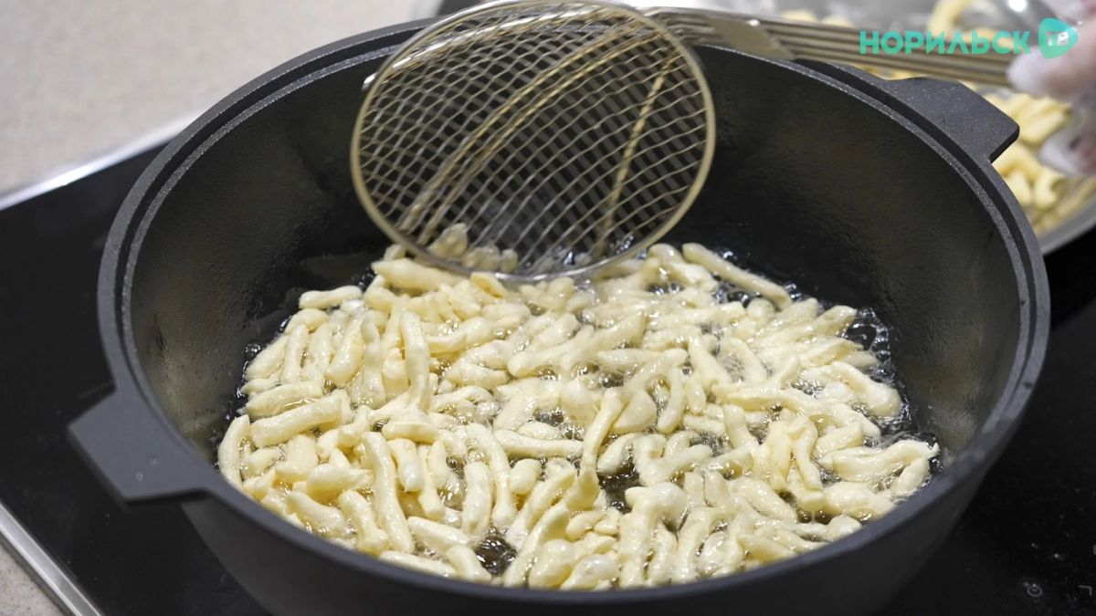 Вкус традиций: в Норильске раскрыли секреты главного татарского десерта Вкус традиций: в Норильске раскрыли секреты главного татарского десерта