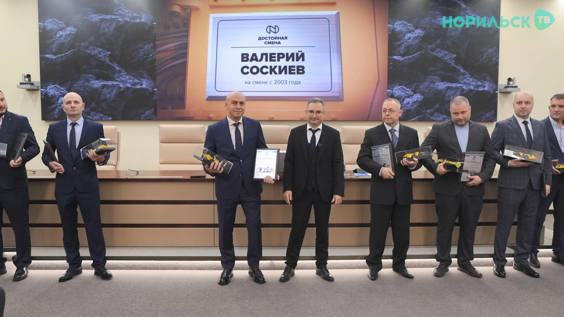 Норникель отметил подземные подвиги талнахских горняков необычным способом
